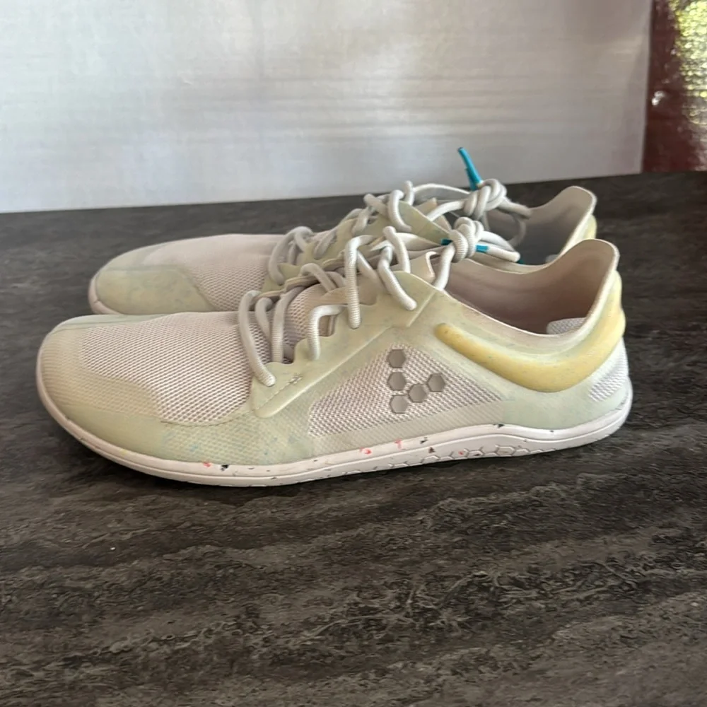 Vivo Limited Edition barefoot women’s lifting shoes. In new like condition. - Picture 3 of 7